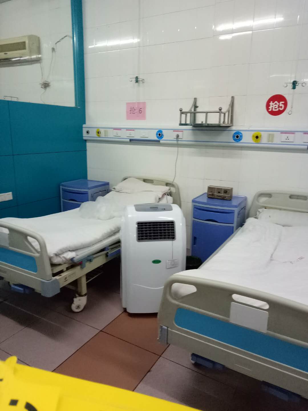 南昌市第一醫院，急診病房采用我公司循環風紫外線空氣消毒機